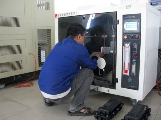 Horizontal-and-vertical-combustion-test-instrument.jpg
