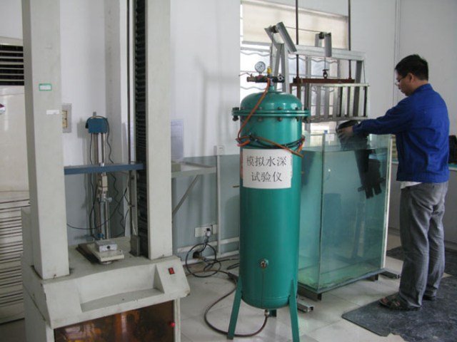 Simulated-water-depth-test-instrument.jpg